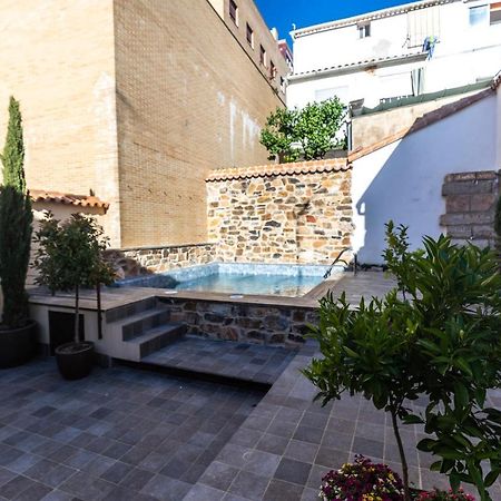 Apartamentos Turisticos De La Bernarda Caceres Luaran gambar