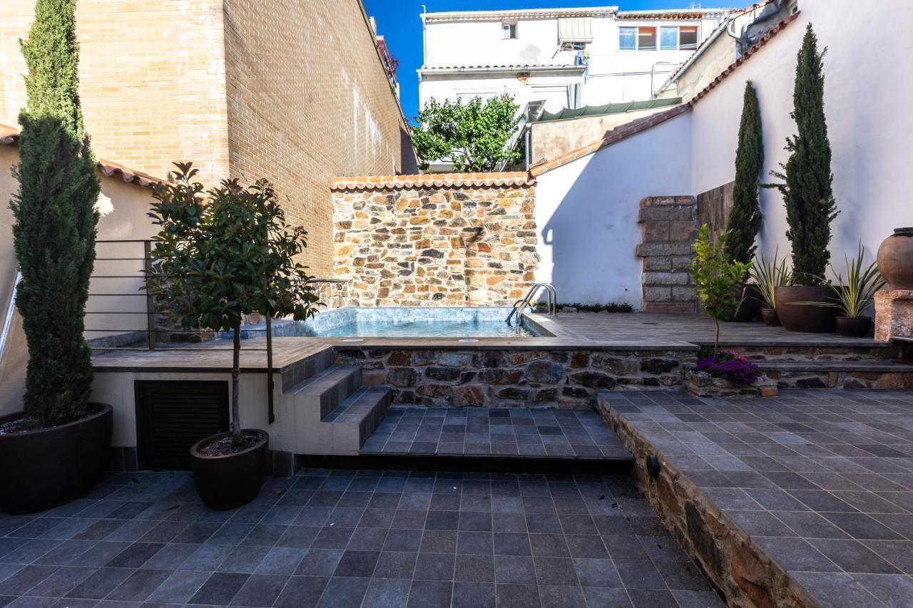 Apartamentos Turisticos De La Bernarda Caceres Luaran gambar