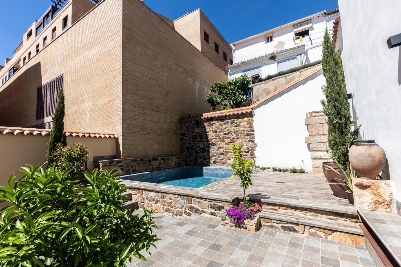 Apartamentos Turisticos De La Bernarda Caceres Luaran gambar