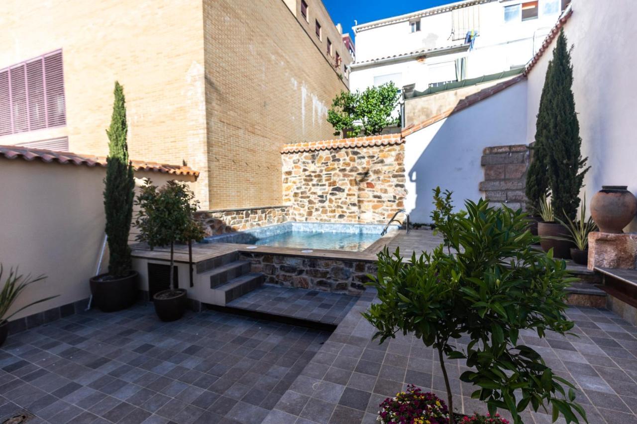 Apartamentos Turisticos De La Bernarda Caceres Luaran gambar