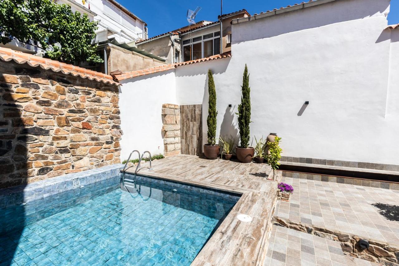 Apartamentos Turisticos De La Bernarda Caceres Luaran gambar
