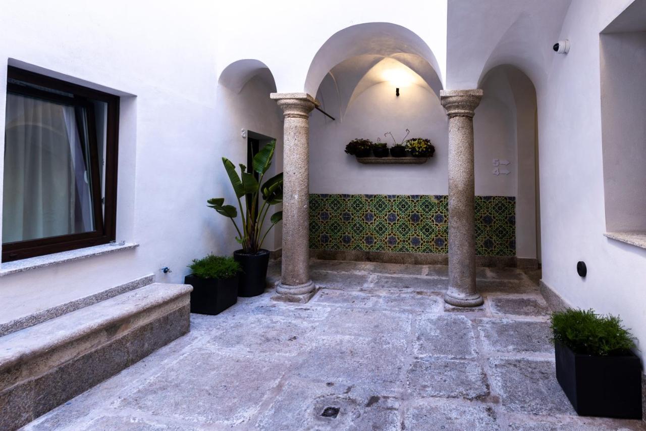 Apartamentos Turisticos De La Bernarda Caceres Luaran gambar