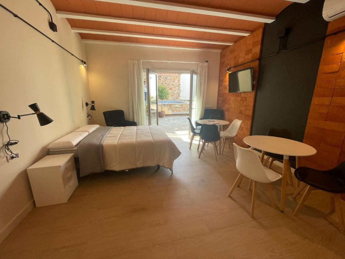 Apartamentos Turisticos De La Bernarda Caceres Luaran gambar